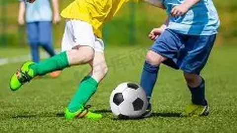 “唐西奇NBA赛场献三双向旧主致敬，湖人球迷口号声令独行侠尴尬”