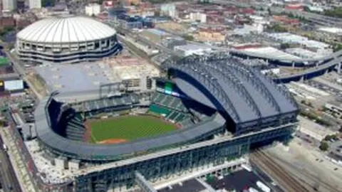 赵继伟17分助辽宁逆袭宁波，贺希宁38分助深圳击败新疆