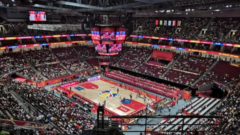 湖人新三巨头集结：联手统治球场，5600万高颜值球星实力出众