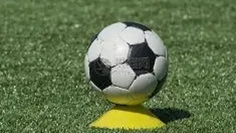 篮球明星新恋情曝光：高挑美女成焦点，告别网红女友篇章落幕